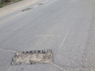 Водитель просит быстрее закончить ямочный ремонт на улице Д.Садырбаева <i>(фото)</i>