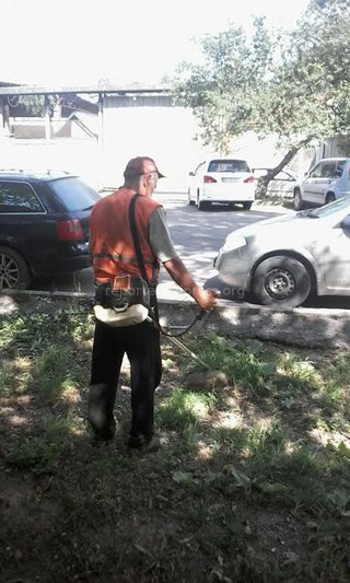 «Тазалык» после жалобы читателя провел санитарную уборку арыков на ул.Тыныстанова