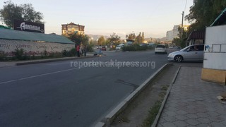 УПМ ГУВД Бишкека поручило «Бишкекасфальтсервису» установить дорожные знаки и нанести «зебру» на перекрестке Каралаева-Кутубаева