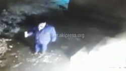 Мужчина пытался поджечь магазин в новостройке. Его задержали Мужчина пытался поджечь магазин в новостройке. Его задержали