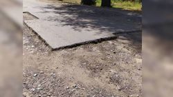 В селе Кенеш недоделали дорогу, идущую к объездной дороге (фото)