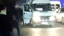 Бишкекчанка пожаловалась на техсостояние маршруток в городе. УГТ ответило, что «проводится работа»