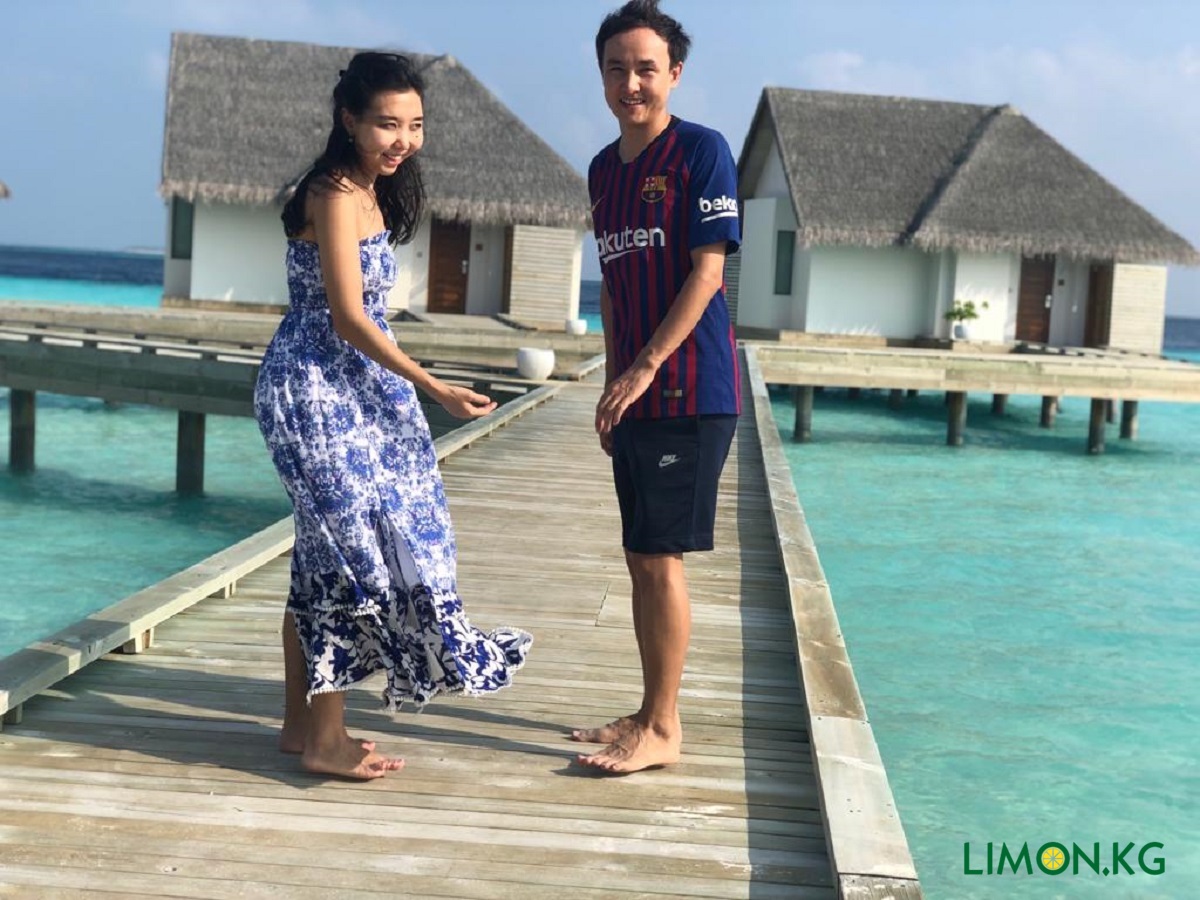 Порно лесбиянка трио анал