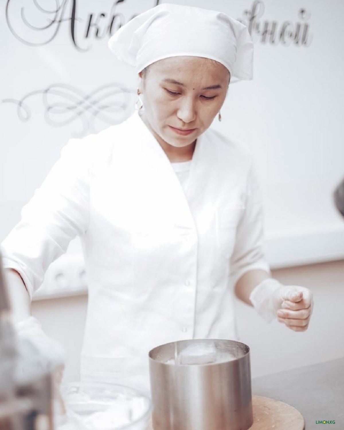 Порно: Менің әйелім трахты болды Артқы жағындағы аққұбаның суреті