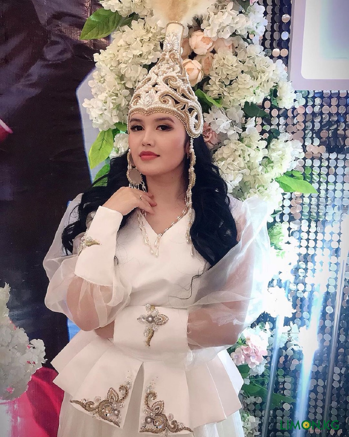 Сергей Зверев порно көреді