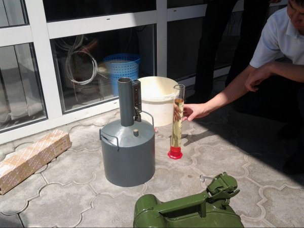 Фото &mdash; Госантимонополия и Минэкономики выявили факты недолива на АЗС Bishkek Petroleum, &laquo;Роснефть&raquo; и АЗС BRENT &mdash; Tazabek