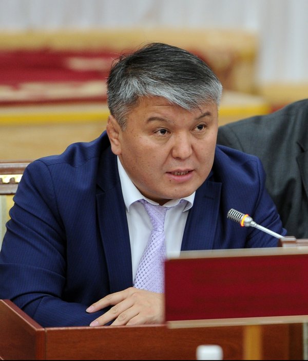 В 2016 году объем денежных переводов из-за рубежа в Кыргызстан увеличился на 29%, - министр экономики &mdash; Tazabek