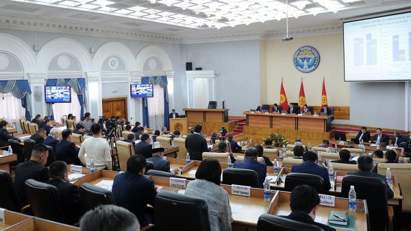 Фоторепортаж &mdash; Заседание правительства, где подводились итоги социально-экономического развития КР &mdash; Tazabek