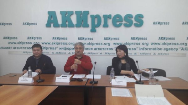 Надо дождаться решения двух комиссий, - политолог Б.Бакетаев о деле в
отношении Т.Сарпашева &mdash; Tazabek