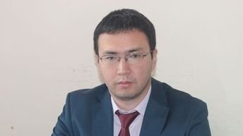 В парламенте недовольны отсутствием замминистра экономики Э.Абакирова — Tazabek