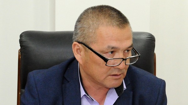 В Баткене на дорогах уже появились колеи из-за контрабандного вывоза бензина в Таджикистан, - министр транспорта Ж.Калилов &mdash; Tazabek