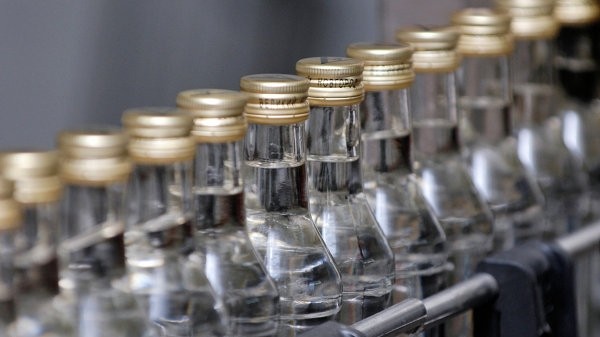 Обзор &mdash; Где и как в Кыргызстане производится нелегальная алкопродукция? &mdash; Tazabek