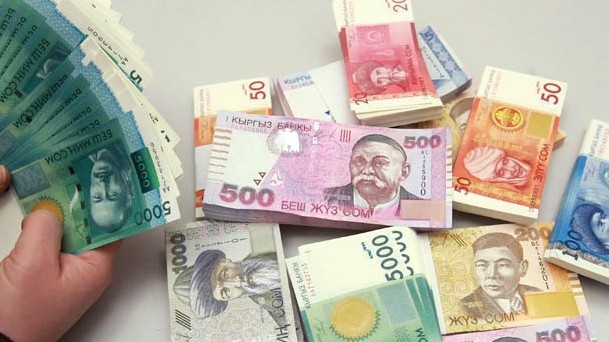 Кыргызстан тратит на 13,6 млрд сомов больше, чем зарабатывает &mdash; Tazabek