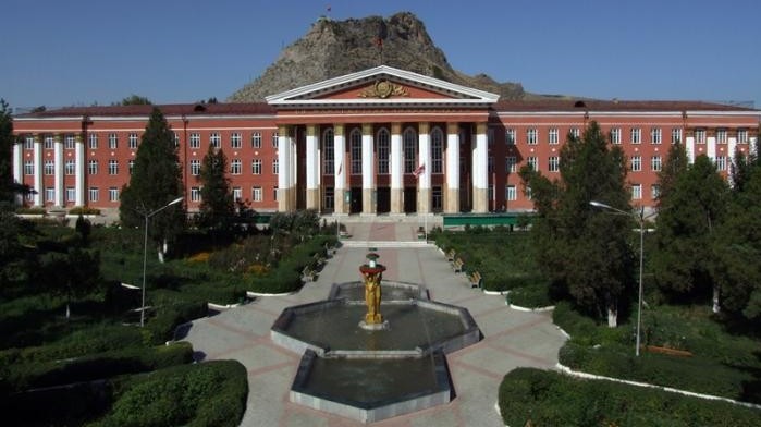 На балансе Ошского государственного университета находится пансионат, общежитие, квартиры и финские домики (список) &mdash; Tazabek