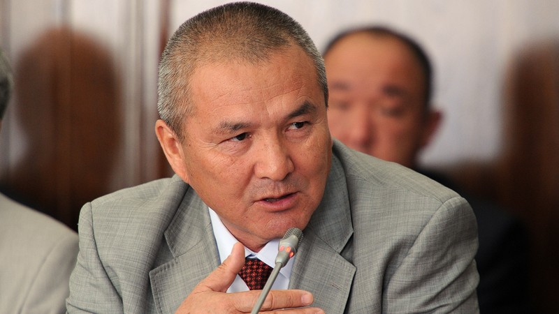 Две авиакомпании согласились с 1 декабря не превышать потолок цены авиабилетов на внутренние рейсы в 4 тыс. сомов, &laquo;Эйр Манас&raquo; пока не соглашается, - Минтранс &mdash; Tazabek