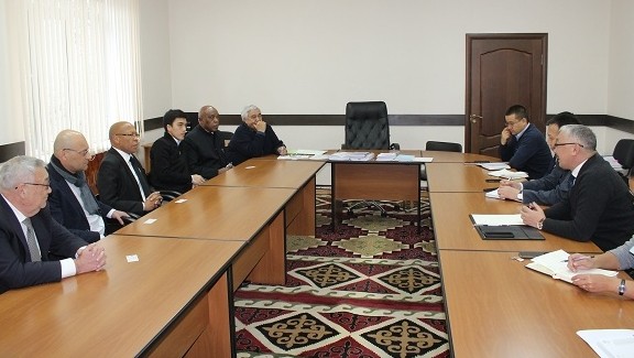 Только на реке Нарын и его притоках можно построить около 30 крупных и малых ГЭС, - глава Госкомпромэнерго У.Рыскулов &mdash; Tazabek