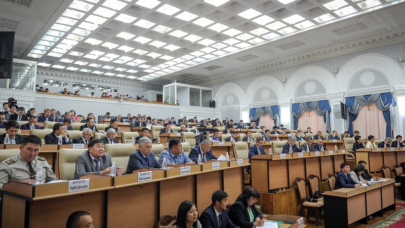 Кадры-2017: Вернуться в родные пенаты или уйти — кто ушел, а кто вернулся? — Tazabek
