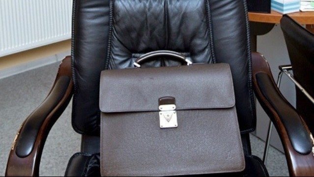 В 2017 году за допущенные недостатки в работе снят с должности начальник Аламудунского управления Госветинcпекции, начальники 6 районов получили несоответствие занимаемой должности &mdash; Tazabek