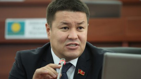 Депутат: Надо изучить, почему все еще не построена фабрика на Джеруе, чтобы не повторить историю с Кумтором &mdash; Tazabek