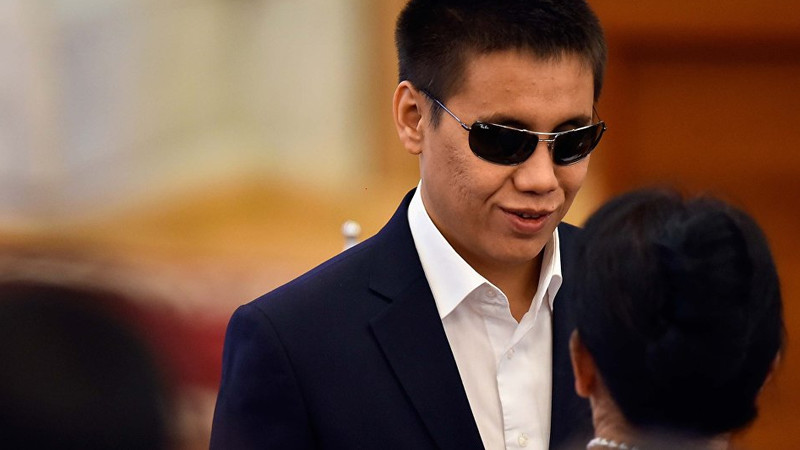 Депутат: Глава ФГИ Р.Тулебердиев знает, что если он продаст что-нибудь, то завтра будет сидеть &mdash; Tazabek