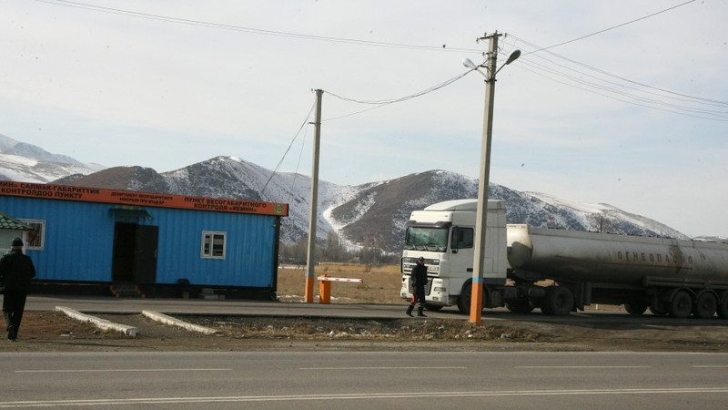 Минтранс предлагает гармонизировать с Кодексом о неналоговых доходах два решения правительства, регулирующие вопросы сборов за взвешивание транспортных средств &mdash; Tazabek