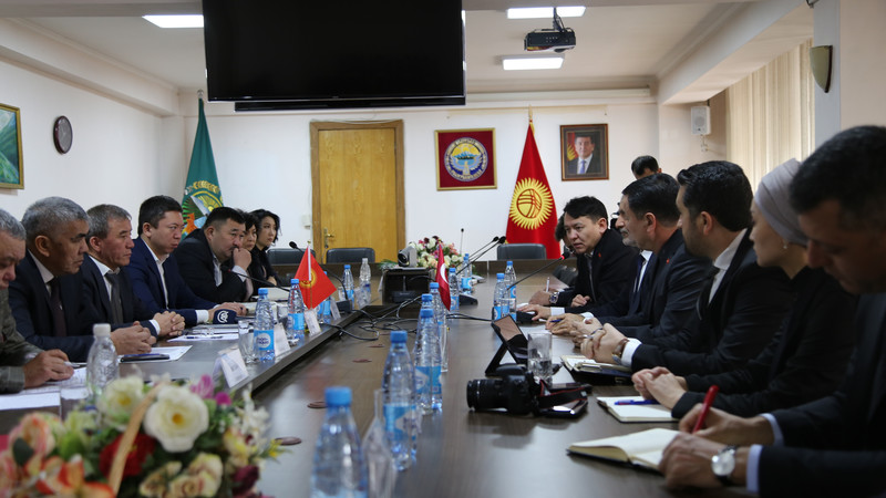 Состав турецкой делегации инвесторов, которые готовы создать пилотные перерабатывающие предприятия в 7 областях КР (фамилии) &mdash; Tazabek