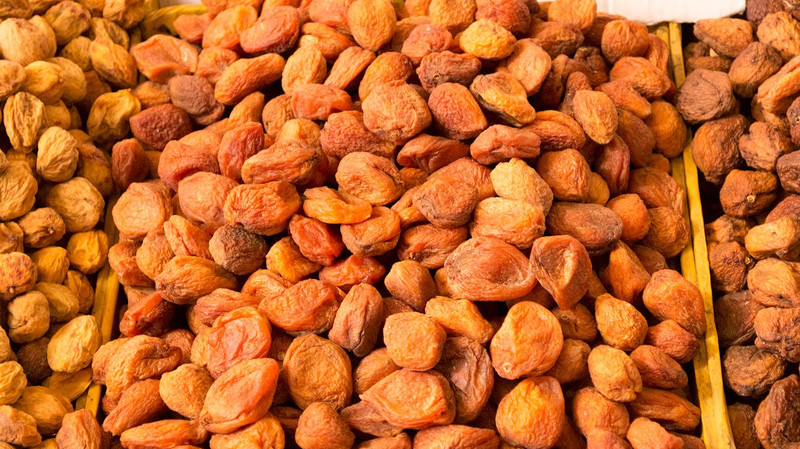 Минсельхоз отнес баткенский урюк и лекарственные травы к органической продукции &mdash; Tazabek