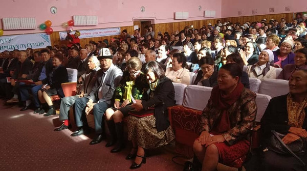 Жети-Өгүздө мыкты деп табылган мугалимдер чет өлкөдө эс алышат