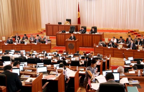 Парламент одобрил проект соглашения о займе по реабилитации дороги Ош—Баткен—Исфана с Японией на $116,47 млн — Tazabek