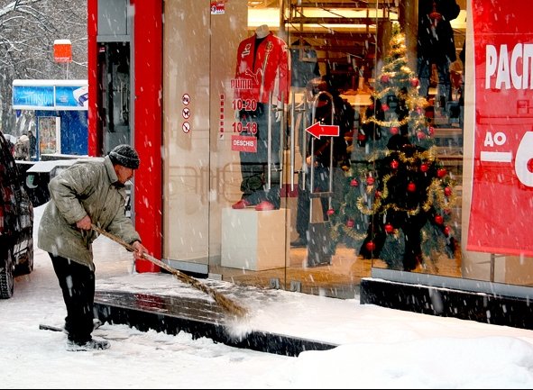 Кыргызские трудовые мигранты в прошлом году перечислили из России на $855 млн больше, чем в 2015 году &mdash; Tazabek