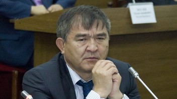 Для замещения импорта нужно исследовать, какие виды сырья и полуфабрикатов Кыргызстан может использовать или производить самостоятельно, - депутат Э.Байбакпаев &mdash; Tazabek