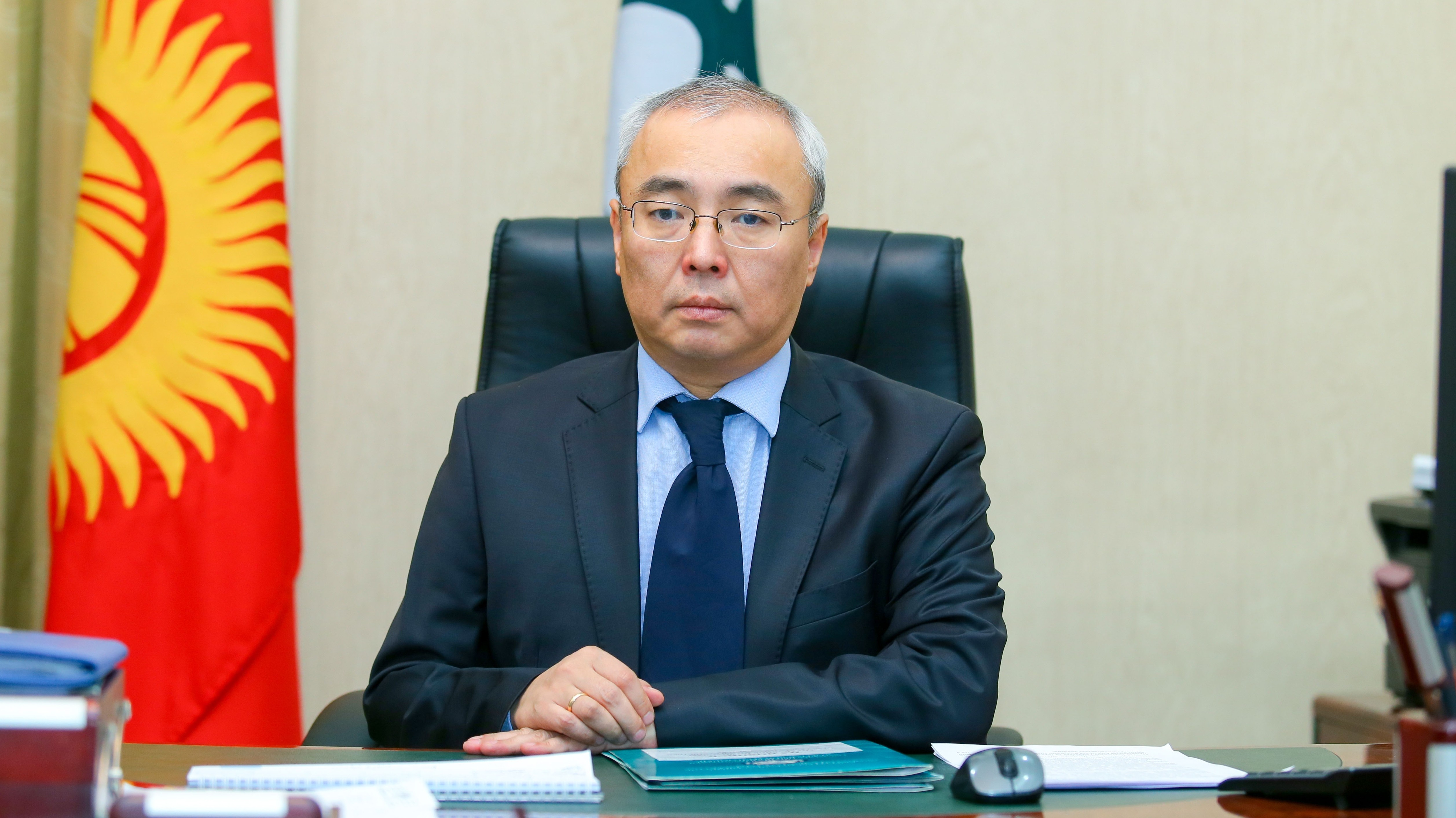 Чтобы ликвидировать предприятие, не надо стоять в очередях, - глава ГНС О.Абдыкаимов — Tazabek