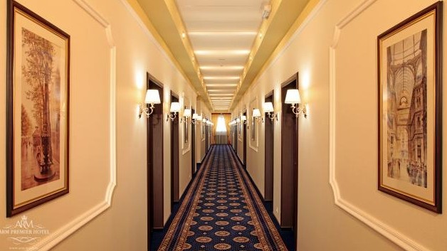 Владельцы отелей Бишкека, кто они? &mdash; Среди них депутаты, чиновники, бывшие владельцы казино и жена главы крупной стройкомпании &mdash; Tazabek