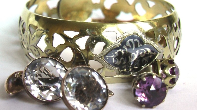 Kyrgyz jewelers: Известный ювелирный дом произвел отчисления в бюджет меньше 6 тыс. сомов (список компаний, отчисления) &mdash; Tazabek