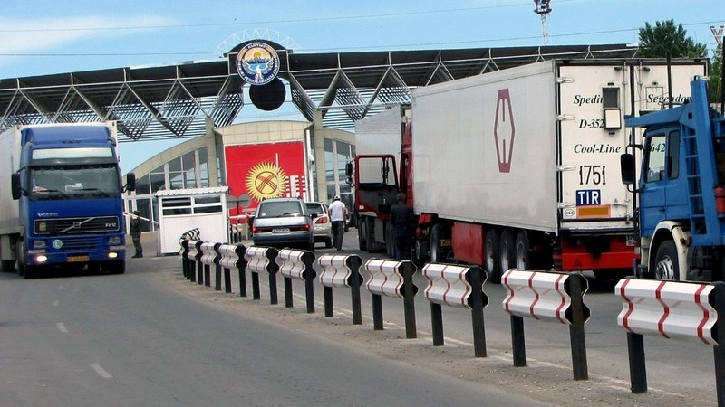 От косметики до легковых автомобилей: ТОП-товаров, которые Кыргызстан больше всего ввозит из стран ЕАЭС &mdash; Tazabek