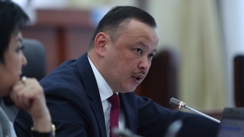 Депутат потребовал привлечь к ответственности замминистра транспорта, если выяснится, что он дал депутатам неправильную информацию по законопроекту &mdash; Tazabek