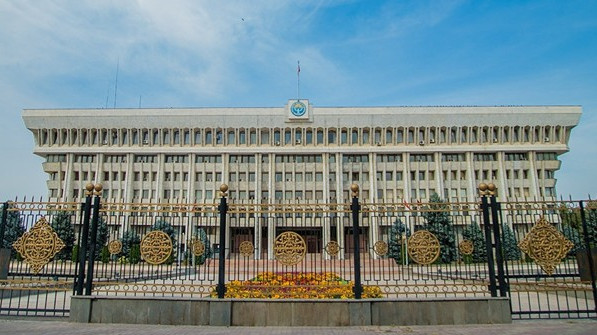 Скотовладельцы с миллионами: Какие депутаты ЖК разводят лошадей, пчел и домашнюю птицу? &mdash; Tazabek