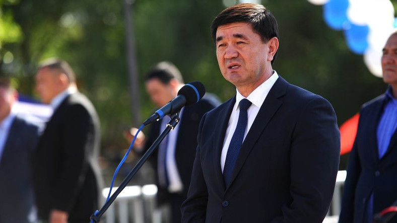 Премьер М.Абылгазиев рассказал, где заказывает свои костюмы &mdash; Tazabek