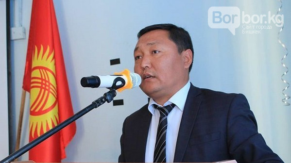 Аким Октябрьского района рассказал своим сотрудникам о введении электронной записи в школу