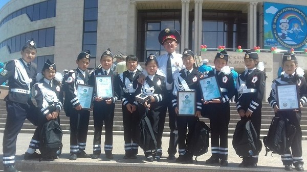Нарындык жол кыймылынын жаш инспекторлору командасы Казакстандагы мамлекеттер аралык сынакта 3-орунду алышты
