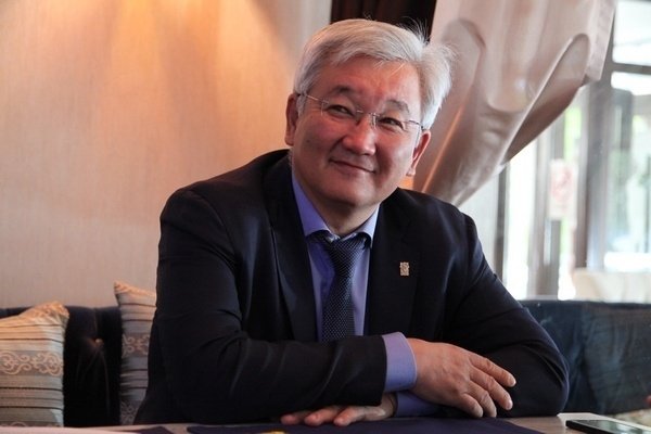 Глава РФ-КР фонда развития К.Кулматов отказался раскрывать депутатам размер своей зарплаты &mdash; Tazabek