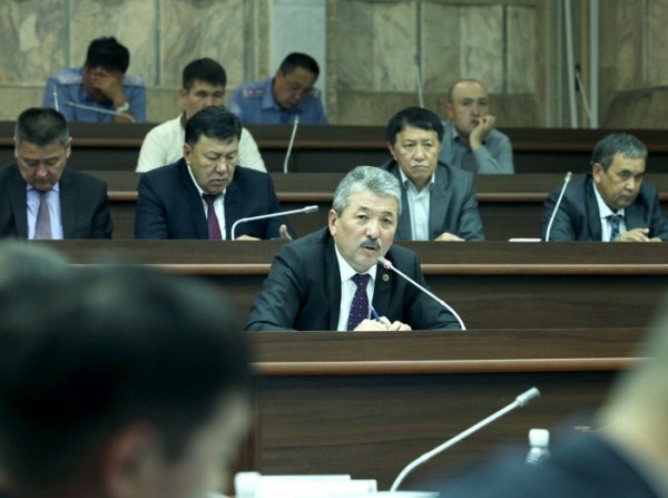 Правительство планирует скорректировать республиканский бюджет, сократив поступления по налогам на 6,3 млрд сомов &mdash; Tazabek