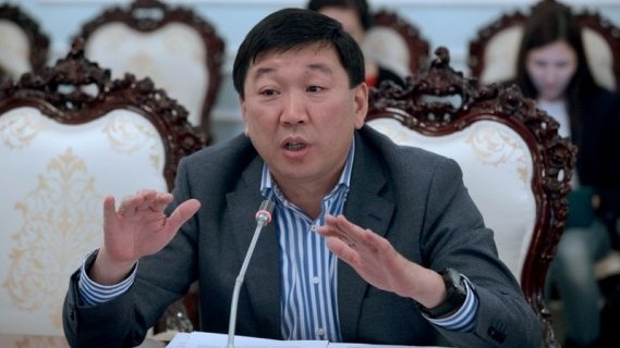 Сможем ли мы вынудить население отказаться от доллара, не будет ли это бегством? - депутат Б.Сулайманов о дедолларизации экономики &mdash; Tazabek