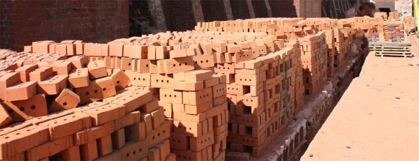 Минюст предлагает перевести 5,37 га земучастка в Ошской области в другую категорию для строительства кирпичного завода и добычи полезных ископаемых (суглинков) &mdash; Tazabek