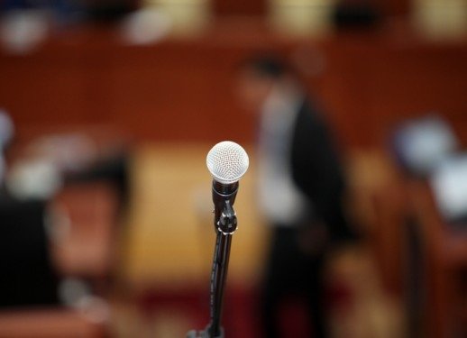 ЖК одобрил во II чтении законопроект о переносе реализации внедрения услуги сохранения телефонного номера при смене оператора на 1 января 2018 года &mdash; Tazabek