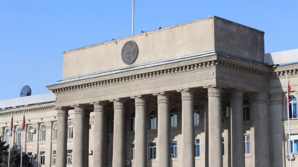 В правительстве прокомментировали возмущение депутата А.Омурбековой, что кабмин не может найти допсредства на сельхозкредиты, но готово изыскать для гослотереи &mdash; Tazabek