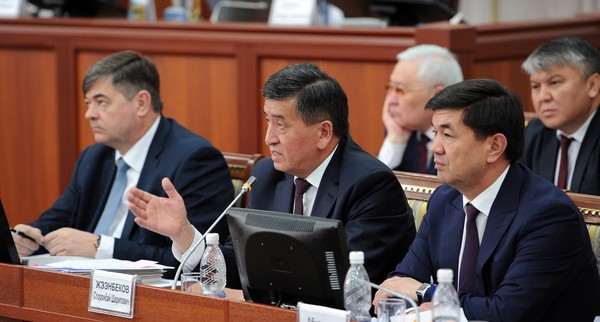 Премьер назвал неразвитую промышленность причиной низкого уровня ВВП на душу населения в КР по сравнению с соседями &mdash; Tazabek