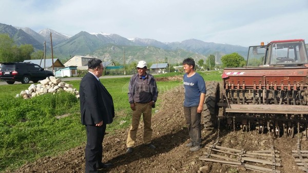 Минсельхоз предлагает дать сельхозкооперативам преимущество право покупки продаваемой доли или земучастка &mdash; Tazabek