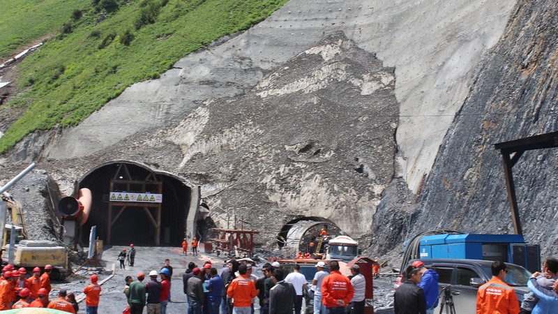 Фоторепортаж &mdash; Технические характеристики тоннеля на альтернативной дороге Север&mdash;Юг, где уже пробурено 700 метров &mdash; Tazabek