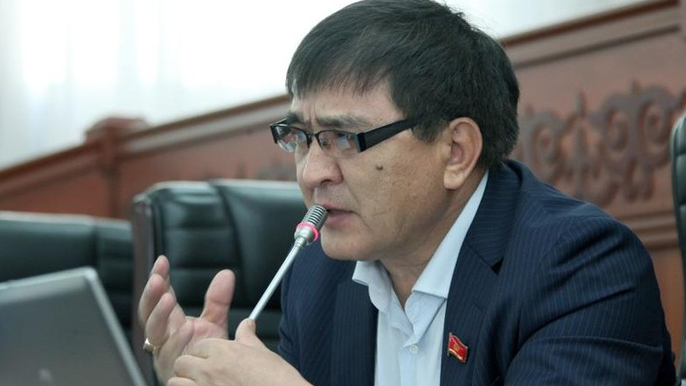 Крупные гидростанции строятся за счет кредитов, которые будет платить население, а малая энергетика за счет частного сектора,- депутат &mdash; Tazabek